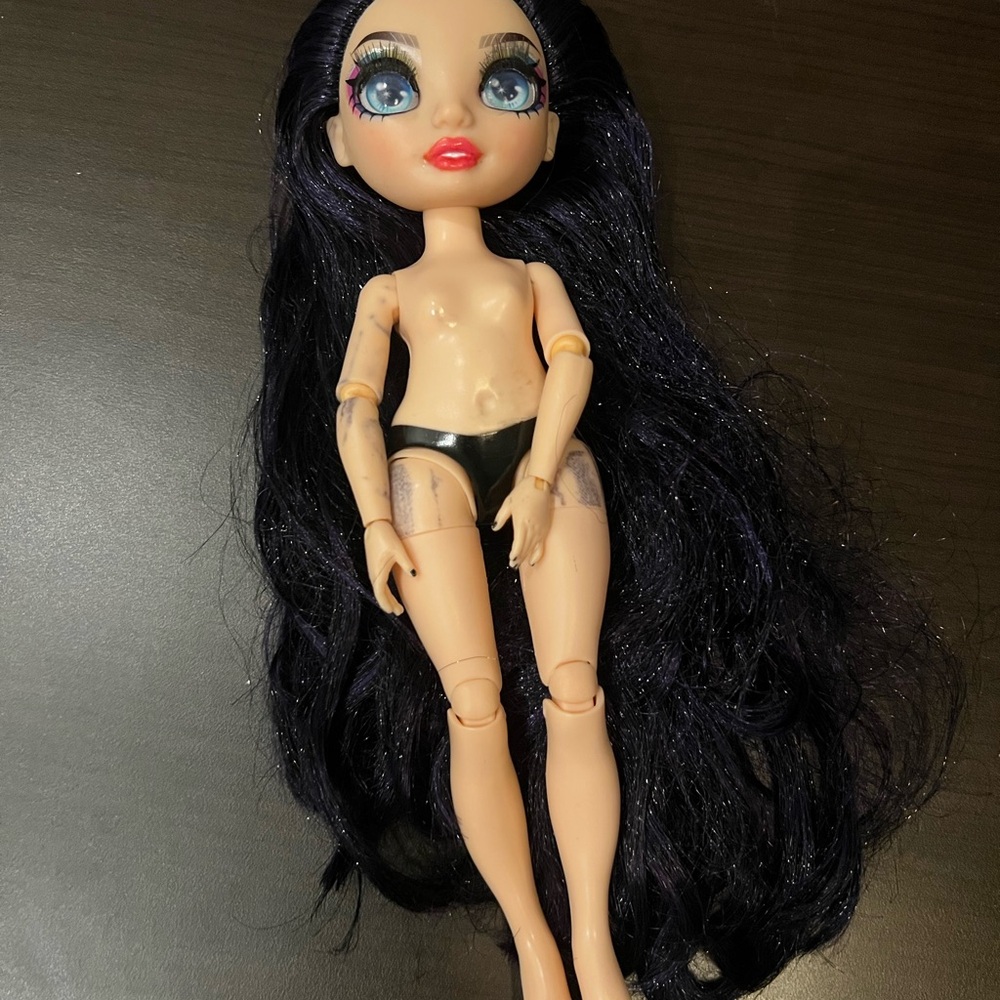Ainsley Shadow High/Rainbow High Doll
